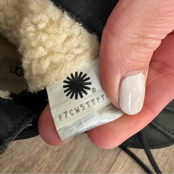 UGG Australia AZARIA Stout LEATHER SHEEPSKIN WATERPROOF DUCK BOOTS - Picture 10 of 12